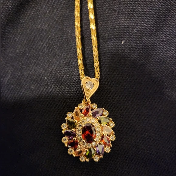 New Rainbow Color Crystal Necklace - Picture 4 of 4